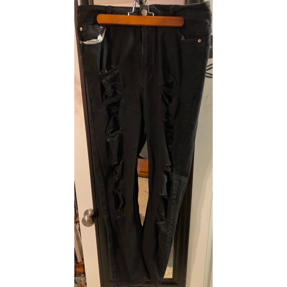 Ripped skinny jeans